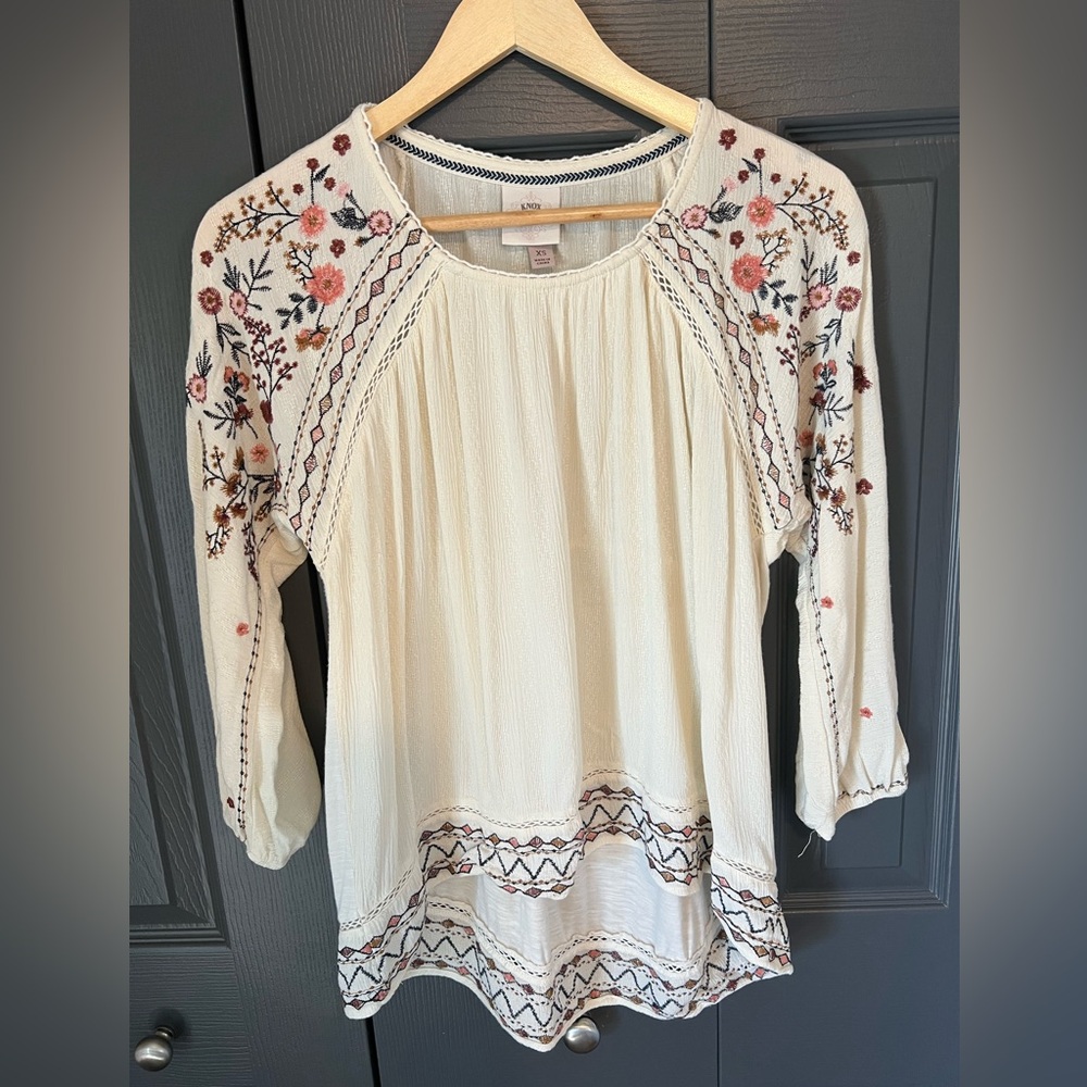 B4-91- Knox Rose Cream Floral Embroidered Blouse